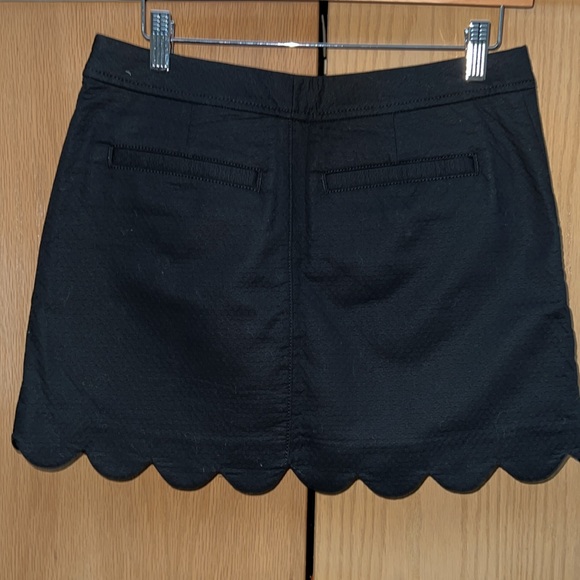 Lilly Pulitzer Scalloped Hem Skort Size 2 - Picture 2 of 7